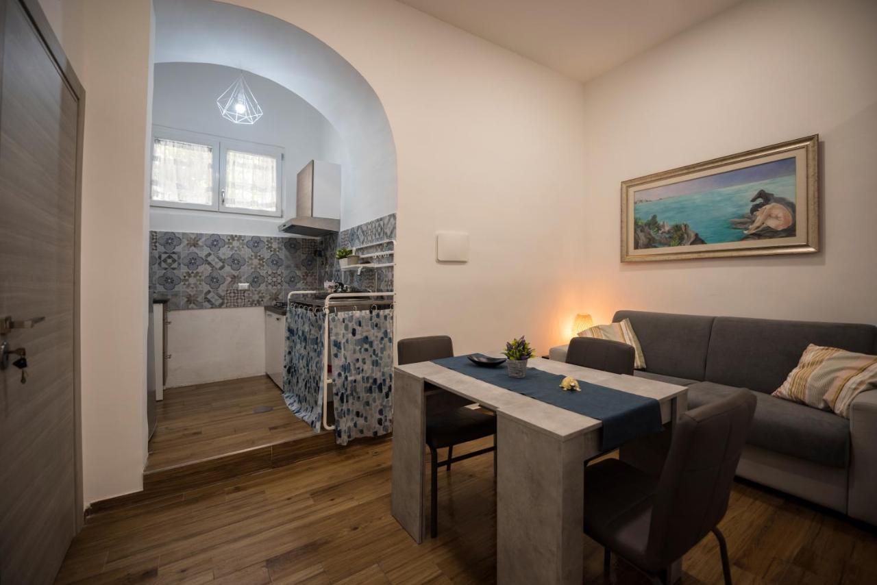 Dimora Francesca Apartment Salerno Luaran gambar