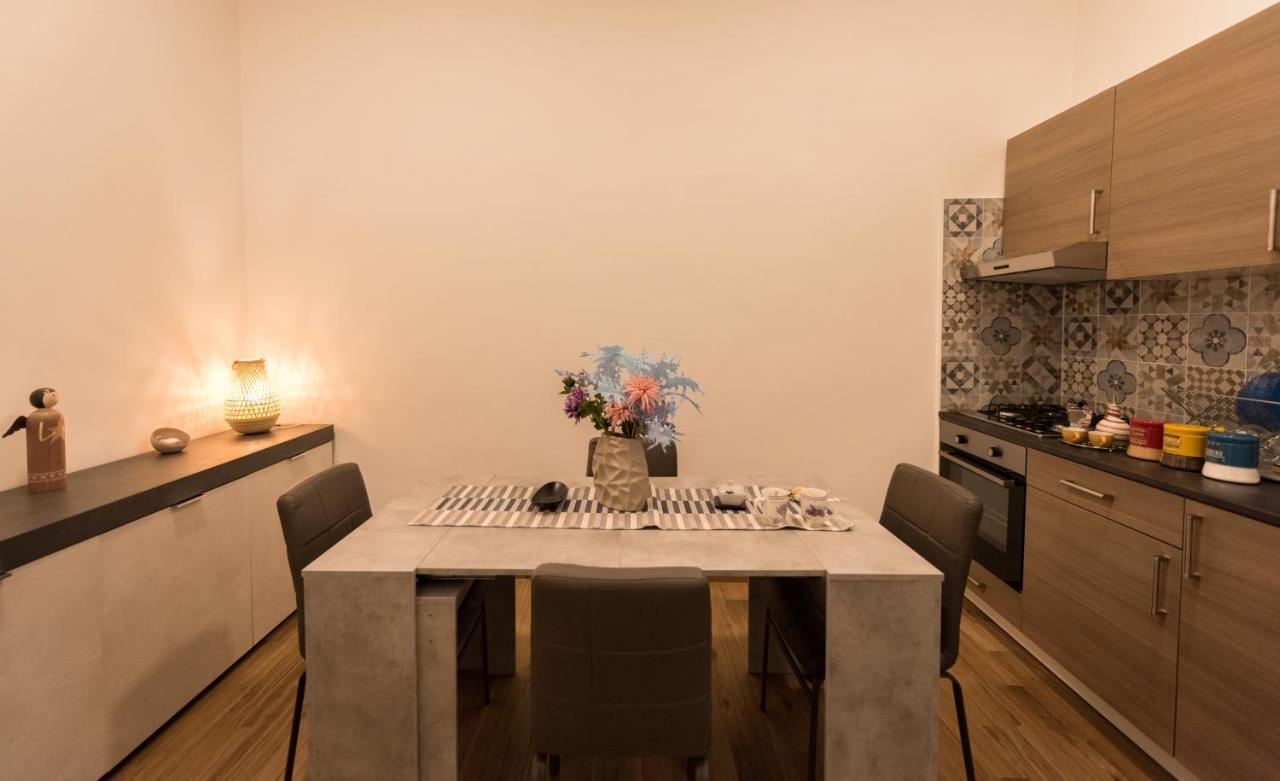 Dimora Francesca Apartment Salerno Luaran gambar
