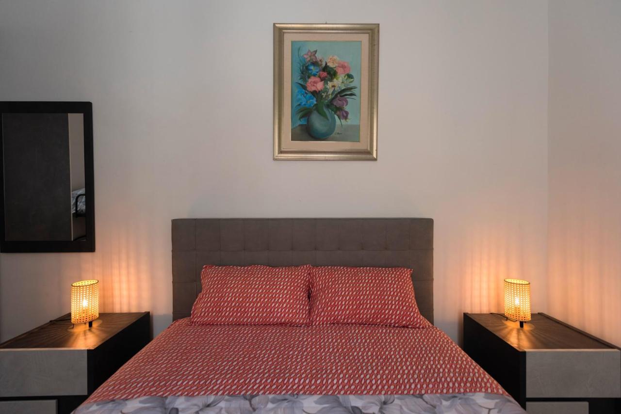 Dimora Francesca Apartment Salerno Luaran gambar